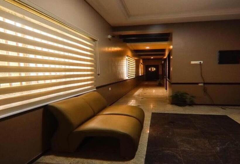 בית מלון כפרי Vinayaga Excellency Tiruppur