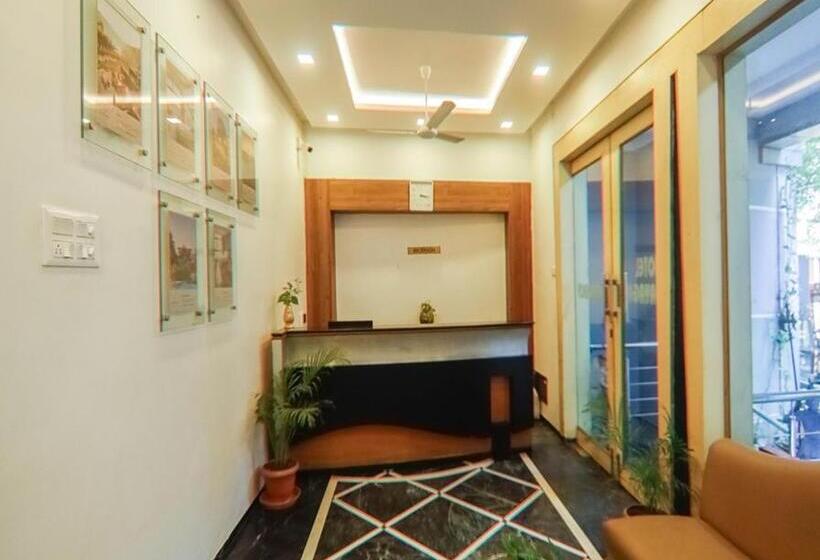 בית מלון כפרי Vinayaga Excellency Tiruppur