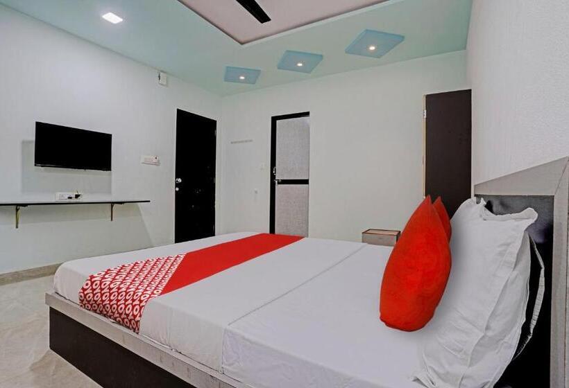 Oyo Flagship Hotel 13insky