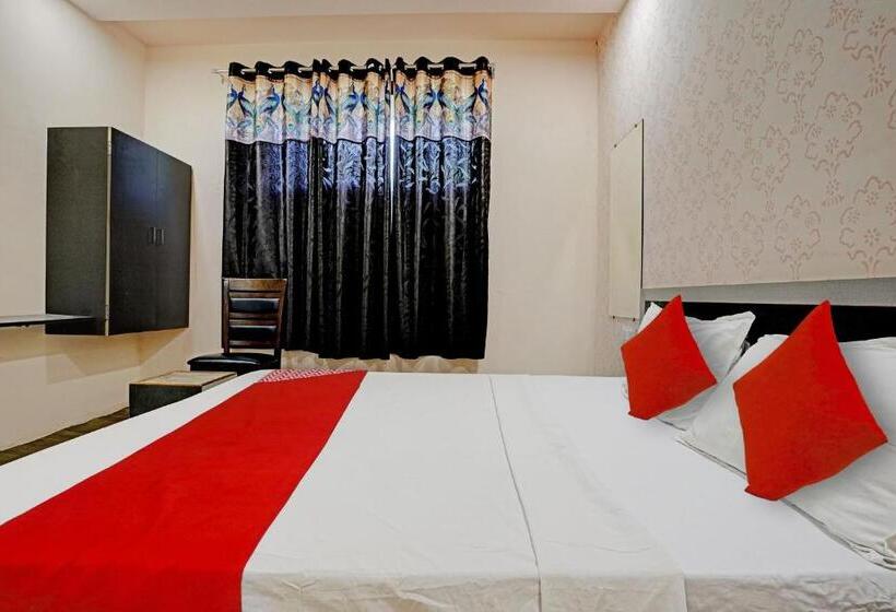 Oyo Flagship Hotel 13insky