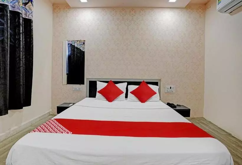 Oyo Flagship Hotel 13insky