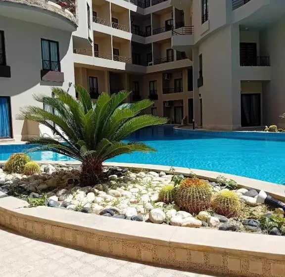 Aqua Tropical Resort, El Guana 15,alahyaa