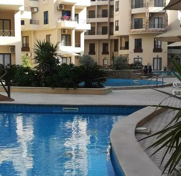 Aqua Tropical Resort, El Guana 15,alahyaa