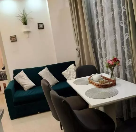 Aqua Tropical Resort, El Guana 15,alahyaa