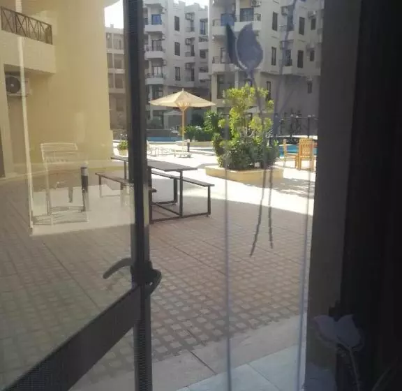 Aqua Tropical Resort, El Guana 15,alahyaa