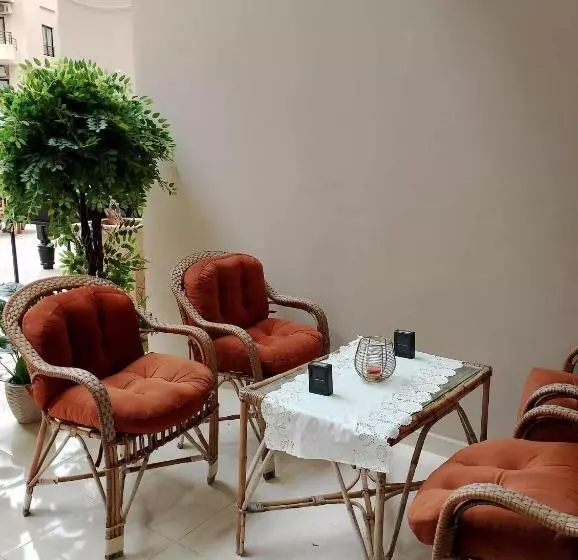 Aqua Tropical Resort, El Guana 15,alahyaa