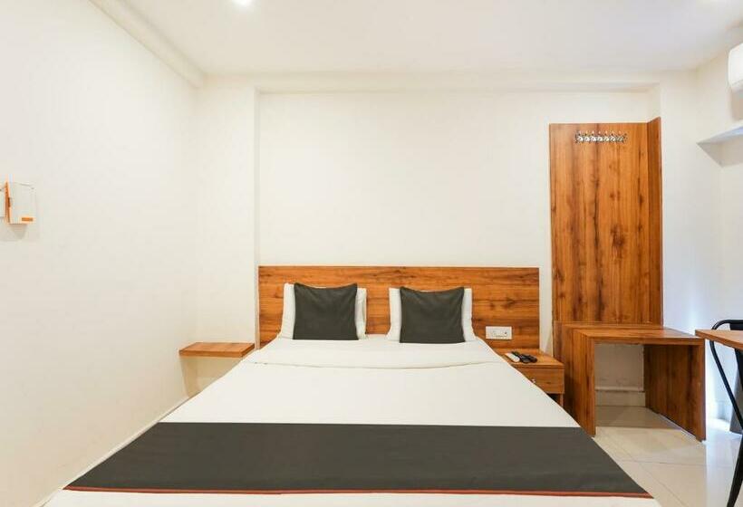 בית מלון כפרי Collection O M&m Hospitality Kiap Airport Back Gate