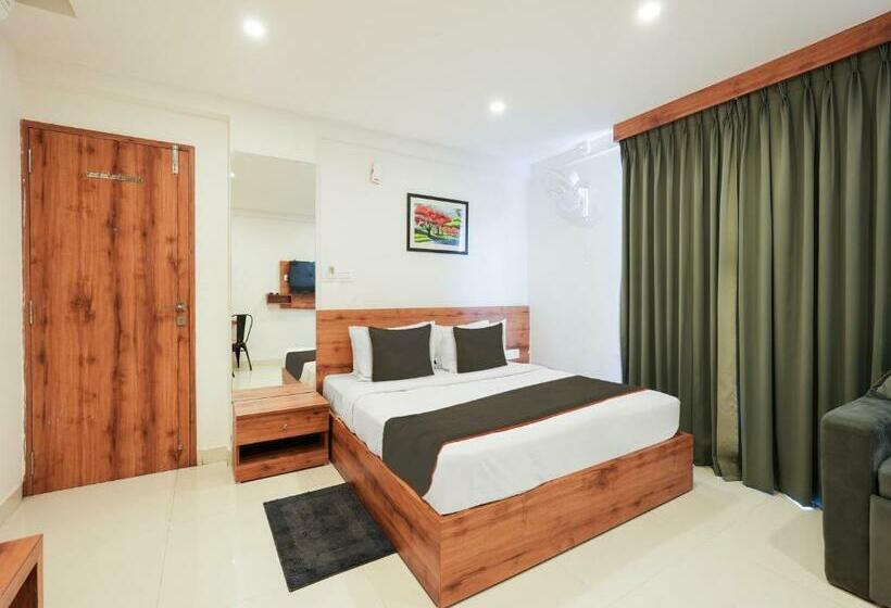 בית מלון כפרי Collection O M&m Hospitality Kiap Airport Back Gate