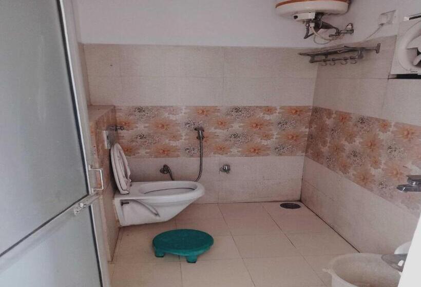 هتل Relax Home Stay