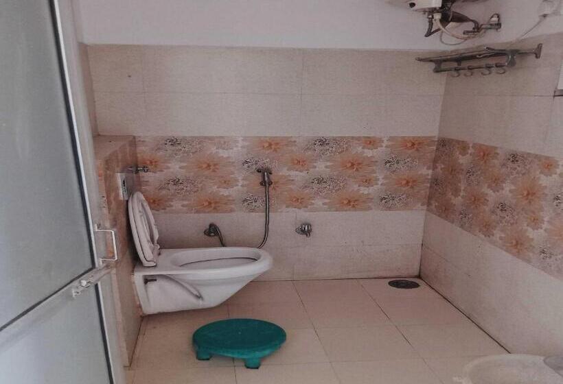 هتل Relax Home Stay