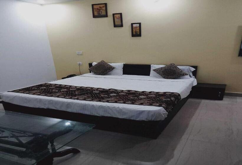 هتل Relax Home Stay