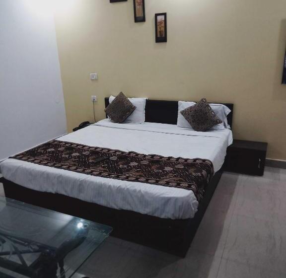 هتل Relax Home Stay