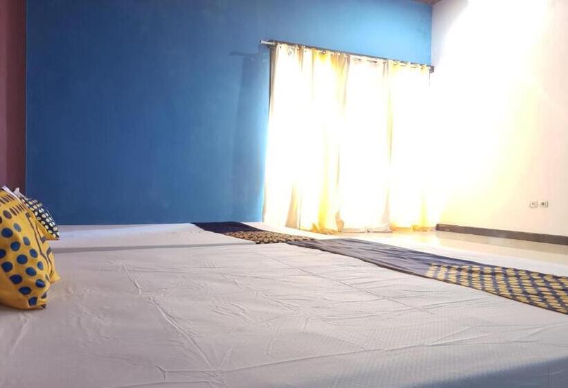 هتل Spot On 92842 Homestay Balearjosari