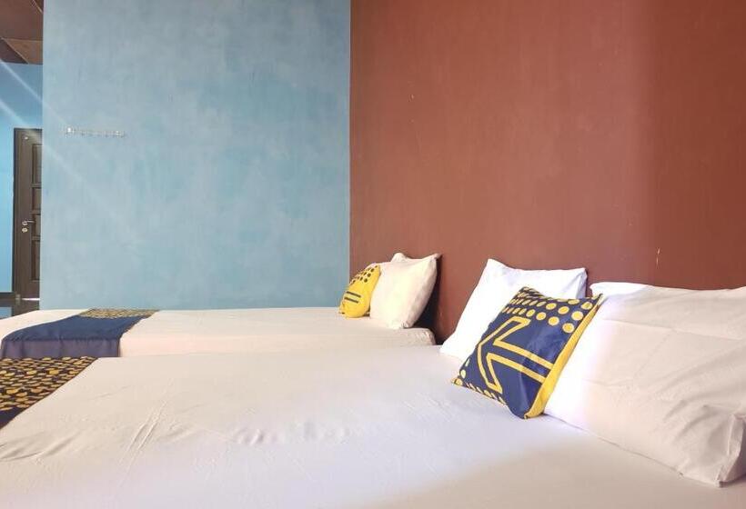 هتل Spot On 92842 Homestay Balearjosari