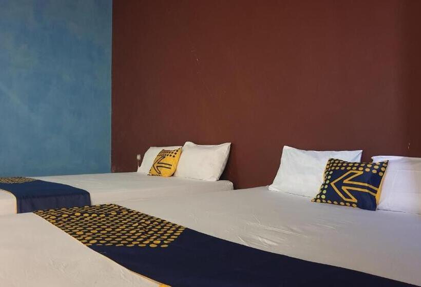 هتل Spot On 92842 Homestay Balearjosari