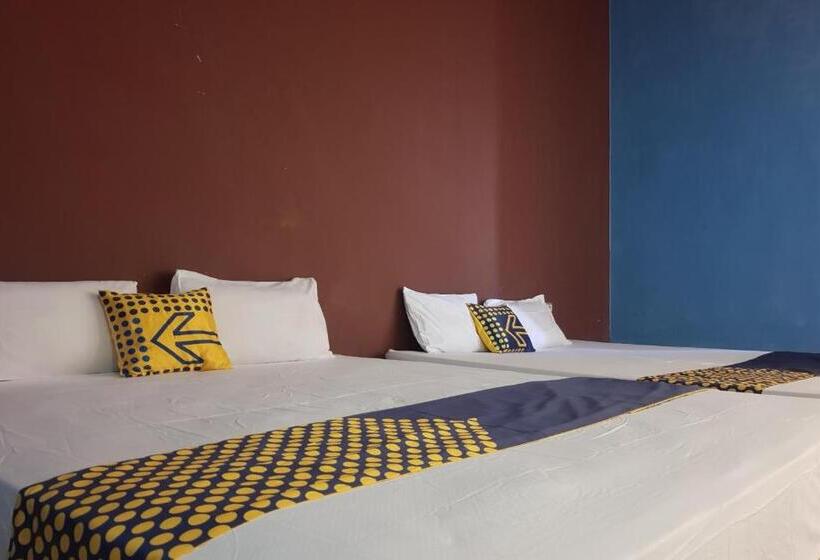 هتل Spot On 92842 Homestay Balearjosari