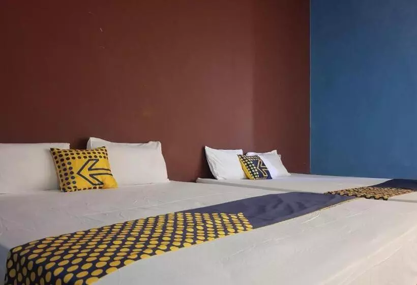 Hotelli Spot On 92842 Homestay Balearjosari