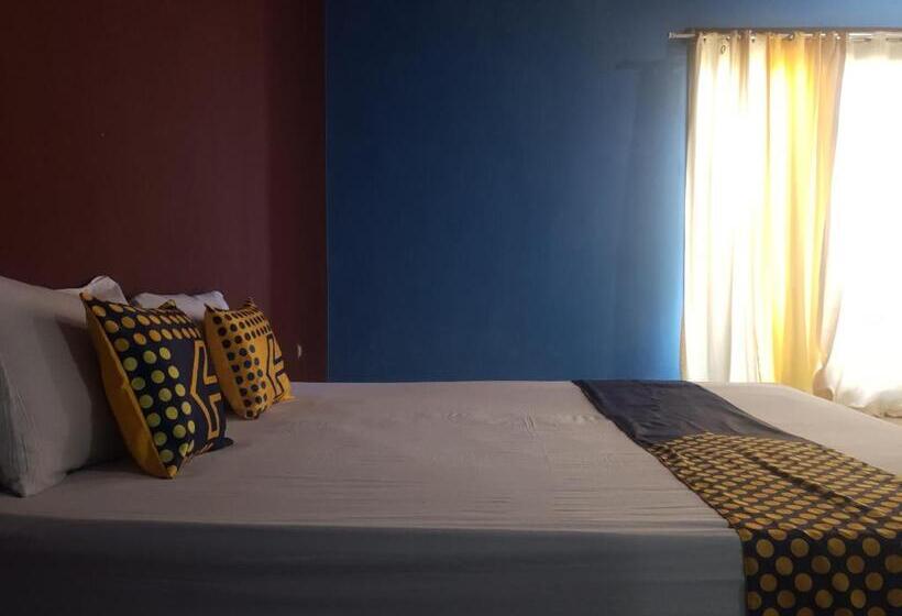 هتل Spot On 92842 Homestay Balearjosari