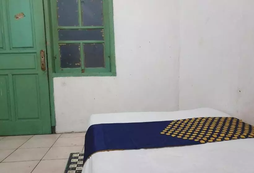 Hotelli Spot On 92842 Homestay Balearjosari