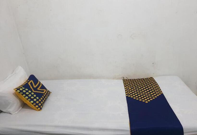 هتل Spot On 92842 Homestay Balearjosari