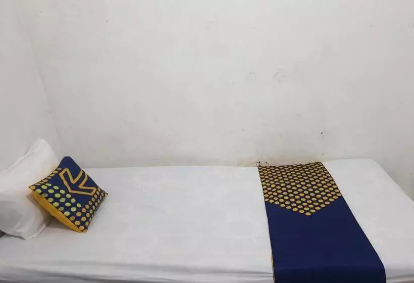 Hotelli Spot On 92842 Homestay Balearjosari