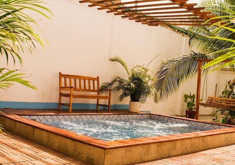 پانسیون Hostal La Boquilla