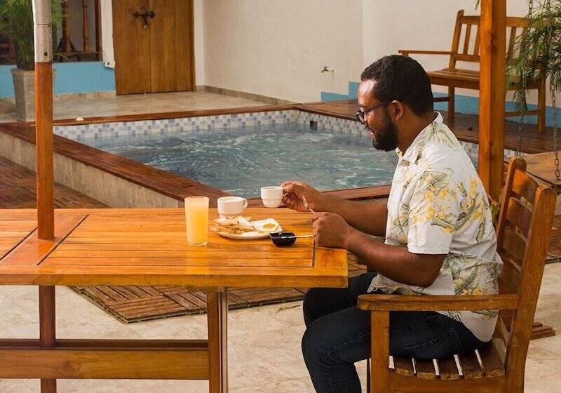 پانسیون Hostal La Boquilla