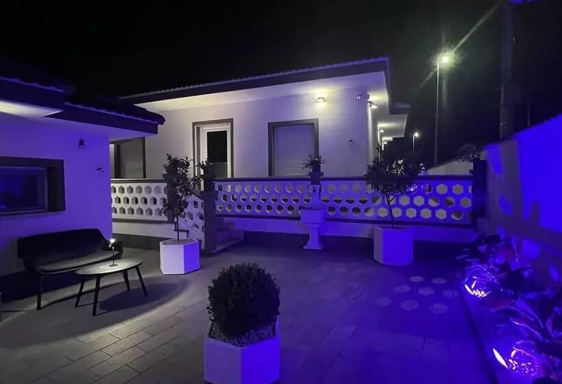 پانسیون Kalasó Design Guest House   Rome Airport