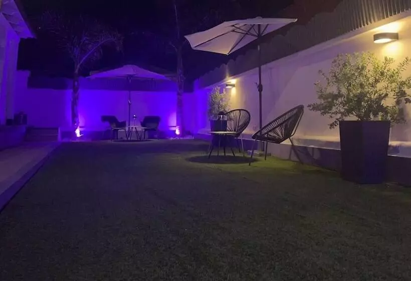 پانسیون Kalasó Design Guest House   Rome Airport