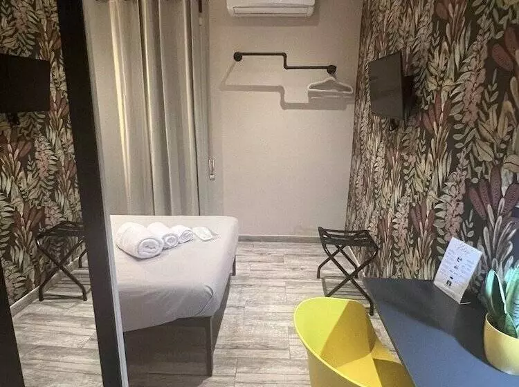 پانسیون Kalasó Design Guest House   Rome Airport