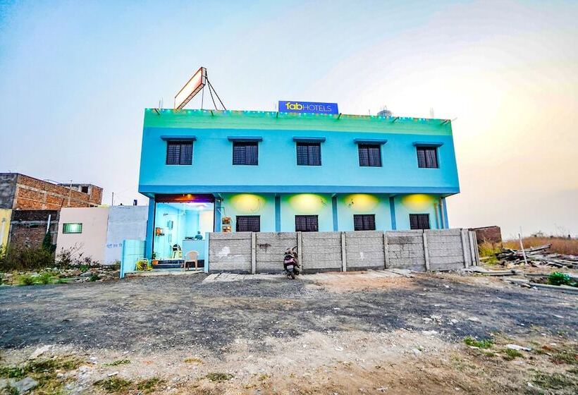 Отель Fabexpress Evaan Deluxe Rooms