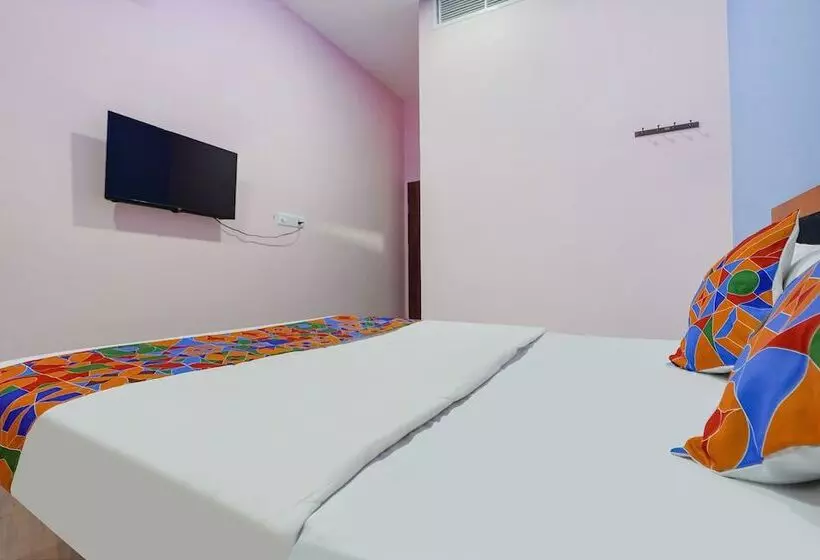 Hotelli Fabexpress Evaan Deluxe Rooms