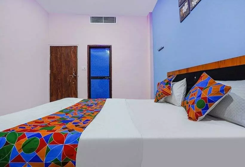 Hotelli Fabexpress Evaan Deluxe Rooms