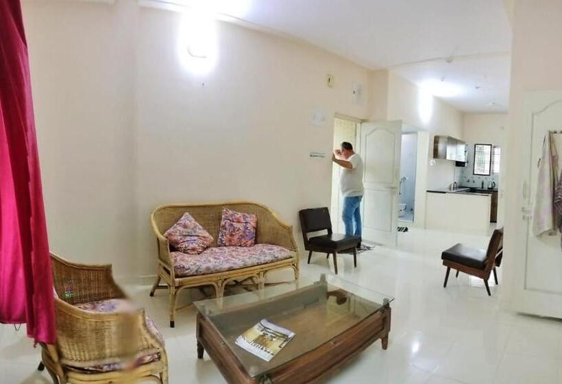 膳宿费 Raintree Garden