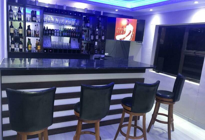 پانسیون The Nest Overnight And Accommodation Usakos