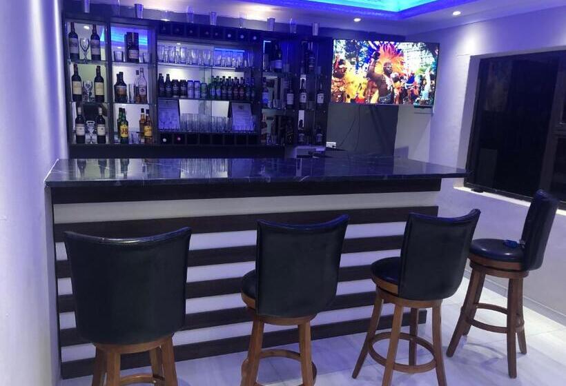 پانسیون The Nest Overnight And Accommodation Usakos