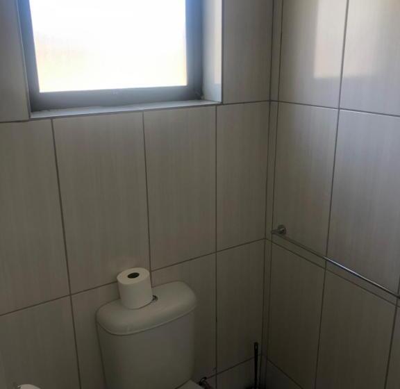 پانسیون The Nest Overnight And Accommodation Usakos