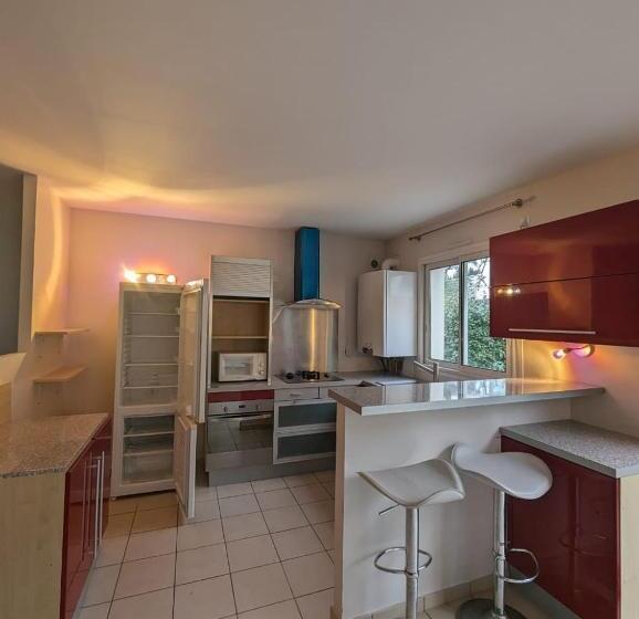 پانسیون Waterview Maison Mitoyenne