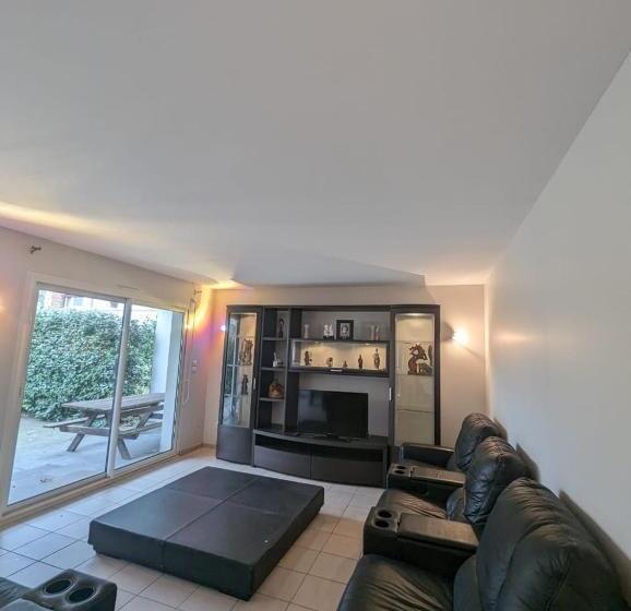 پانسیون Waterview Maison Mitoyenne