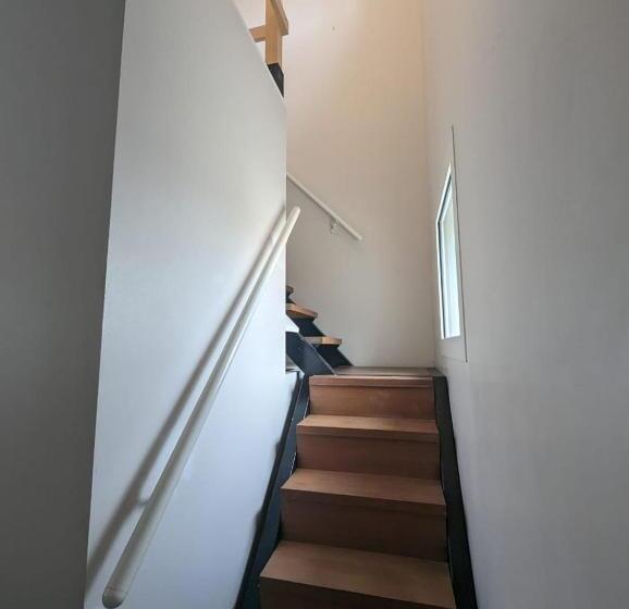 پانسیون Waterview Maison Mitoyenne