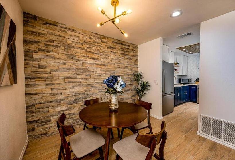 Palm Springs Blue Desert Condo!