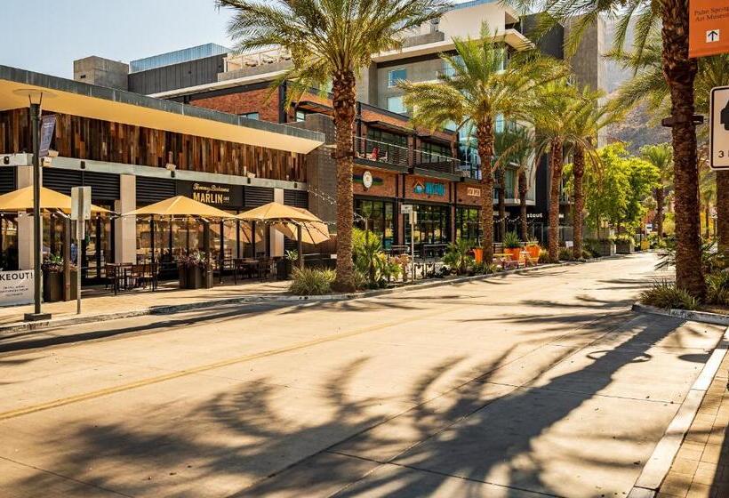 Palm Springs Blue Desert Condo!