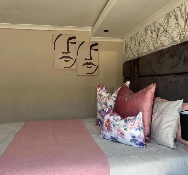 بنسيون Bkt Boutique Lodge