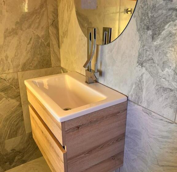 بنسيون Bkt Boutique Lodge