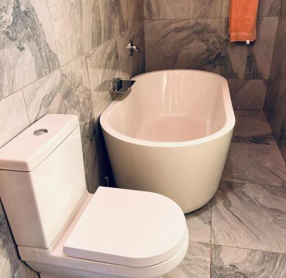 بنسيون Bkt Boutique Lodge