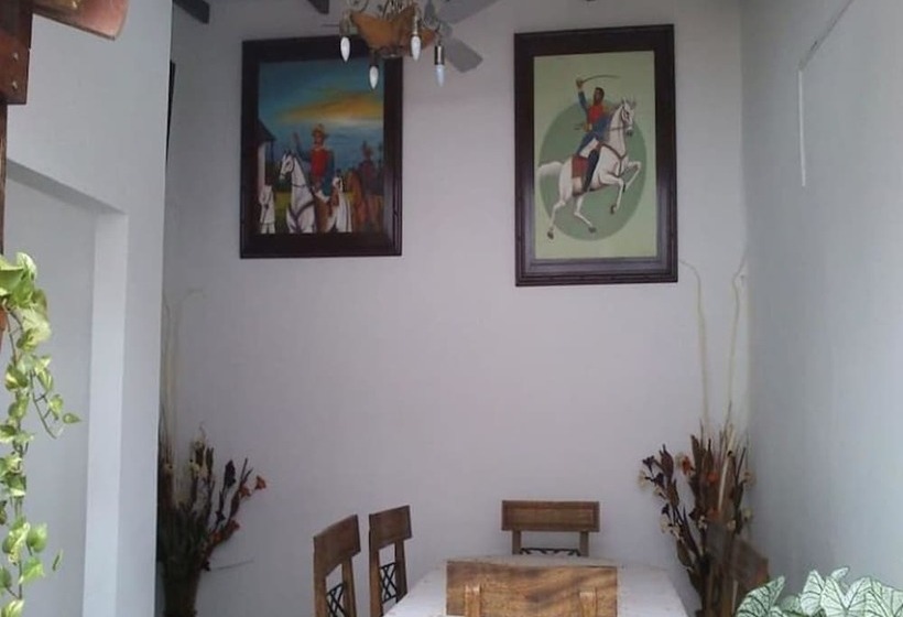 مسافرخانه Residencial Ikandire