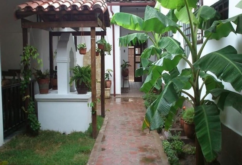 مسافرخانه Residencial Ikandire