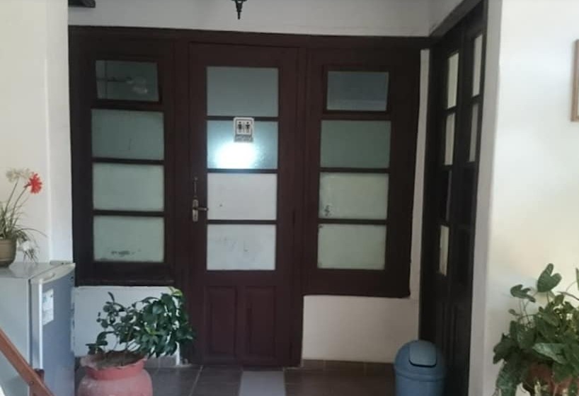 مسافرخانه Residencial Ikandire