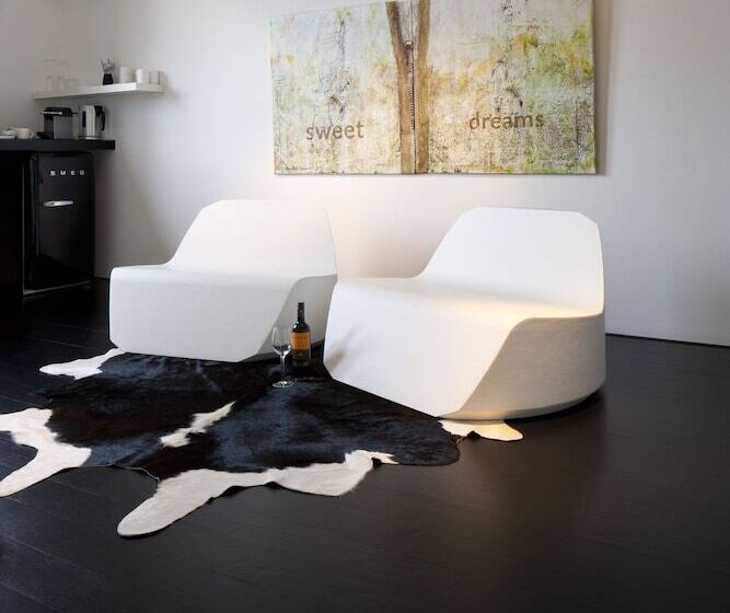 فندق B&b Suites Feek