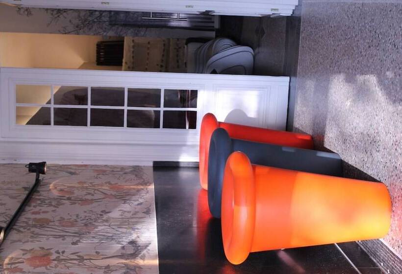 فندق B&b Suites Feek